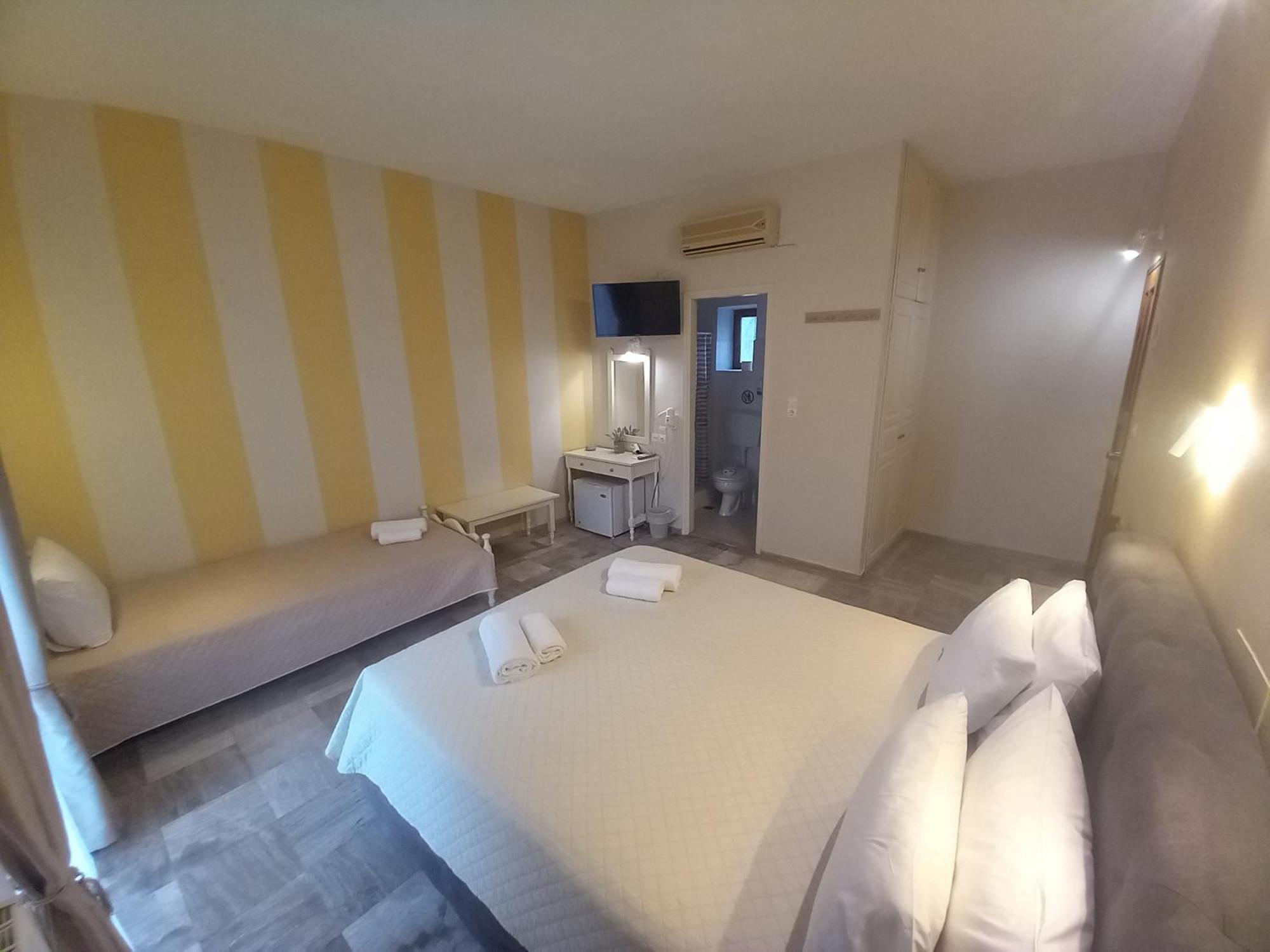 Hermes Hotel ميثيمْنا المظهر الخارجي الصورة