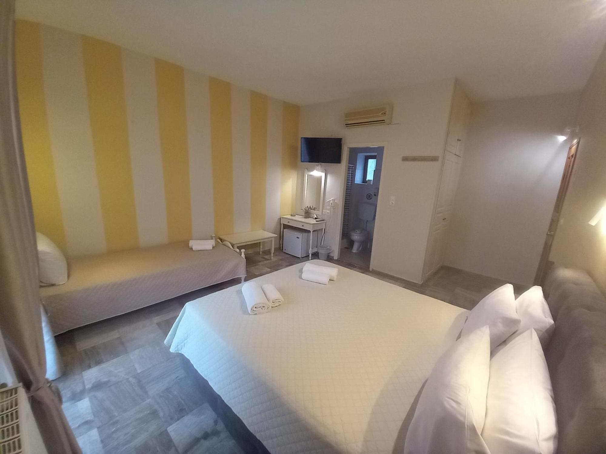 Hermes Hotel ميثيمْنا المظهر الخارجي الصورة